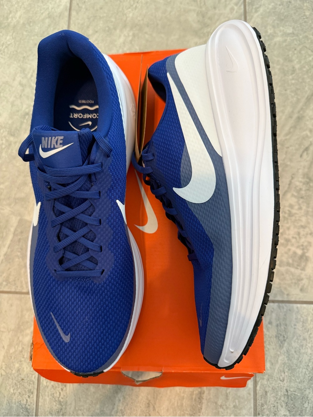 New Nike Mens Sz 8.5, 11 Athletic Running Shoes in Royal Blue and White